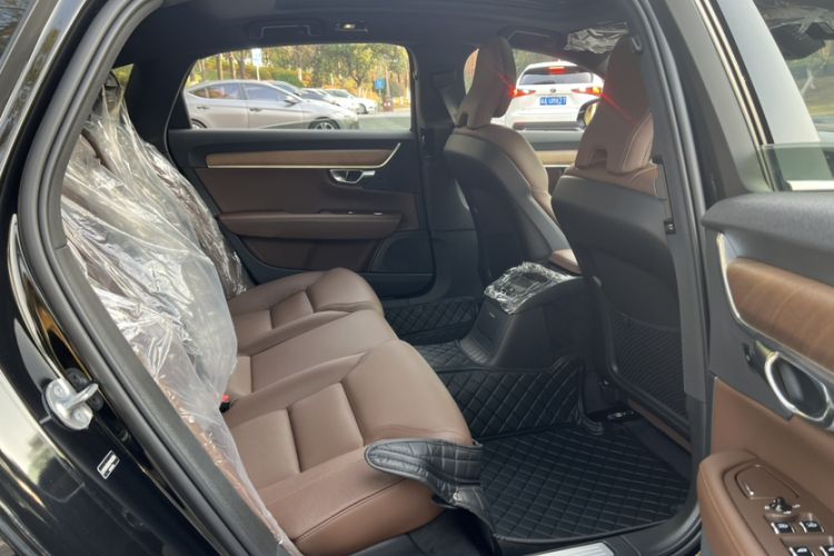 Used Volvo S90 New Energy 2025 Plug-in Hybrid Four-Wheel Drive Long-Range Zhiyi Luxury Edition Interior 8