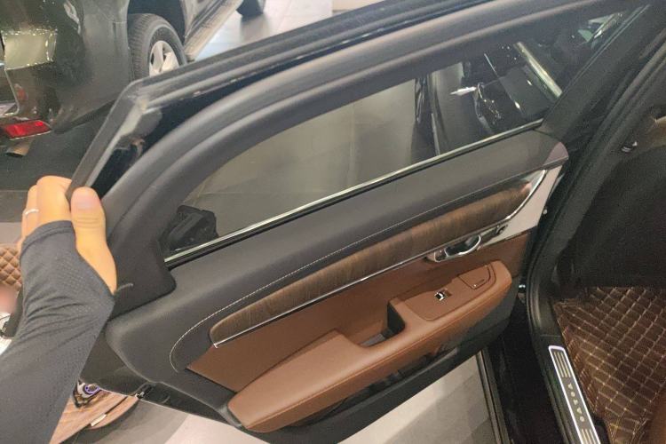 Used Volvo S90 New Energy 2025 Plug-in Hybrid Four-Wheel Drive Long-Range Luxury Smart Edition Interior 8