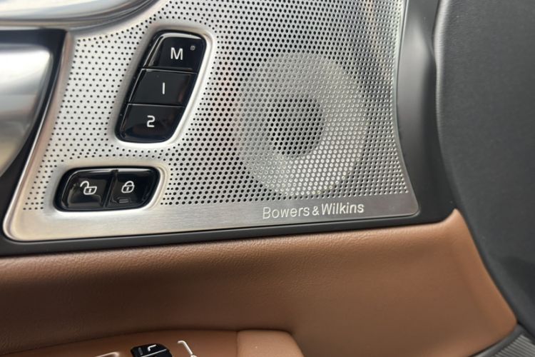 Used Volvo S90 New Energy 2025 Plug-in Hybrid Four-Wheel Drive Long-Range Luxury Smart Edition Interior 9