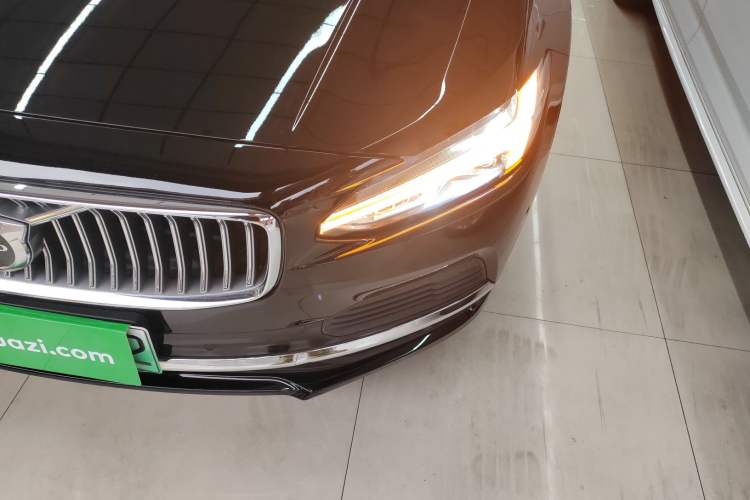Used Volvo S90 New Energy 2025 Plug-in Hybrid Four-Wheel Drive Long-Range Luxury Smart Edition Left Front Headlight