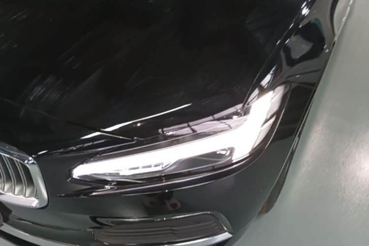 Used Volvo S90 New Energy 2025 Plug-in Hybrid Four-Wheel Drive Long-Range Luxury Smart Edition Left Front Headlight