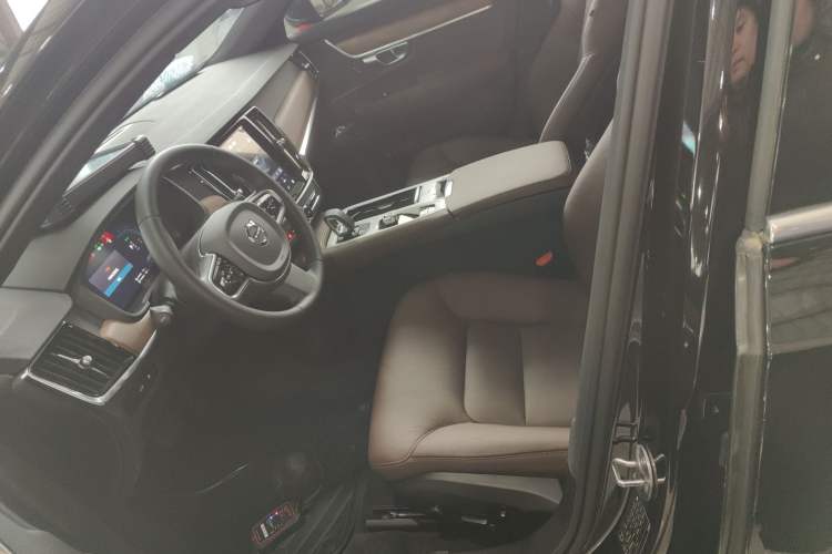 Used Volvo S90 New Energy 2025 Plug-in Hybrid Four-Wheel Drive Long-Range Zhiyi Luxury Edition Left Front Seat