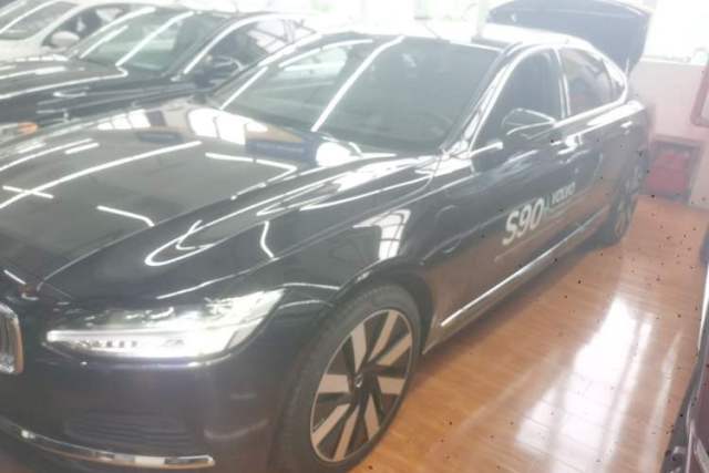 Used Volvo S90 New Energy 2025 Plug-in Hybrid Four-Wheel Drive Long-Range Luxury Smart Edition