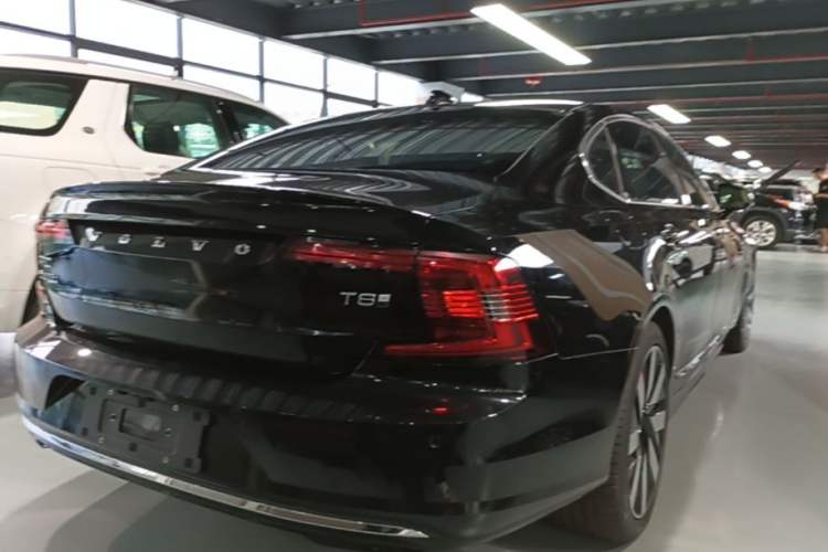 Used Volvo S90 New Energy 2025 Plug-in Hybrid Four-Wheel Drive Long-Range Luxury Smart Edition Rear Right 45 Deg
