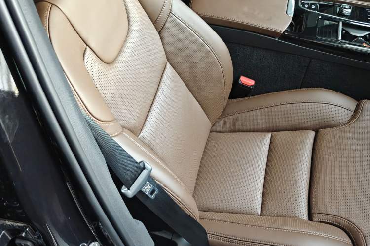 Used Volvo S90 New Energy 2025 Plug-in Hybrid Four-Wheel Drive Long-Range Luxury Smart Edition Right Front Seat