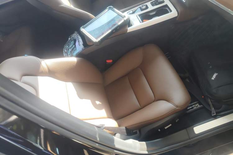 Used Volvo S90 New Energy 2025 Plug-in Hybrid Four-Wheel Drive Long-Range Zhiyi Luxury Edition Right Front Seat