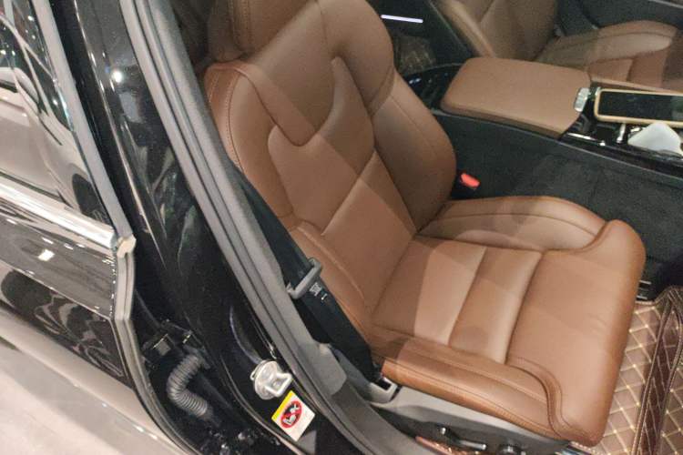 Used Volvo S90 New Energy 2025 Plug-in Hybrid Four-Wheel Drive Long-Range Luxury Smart Edition Right Front Seat