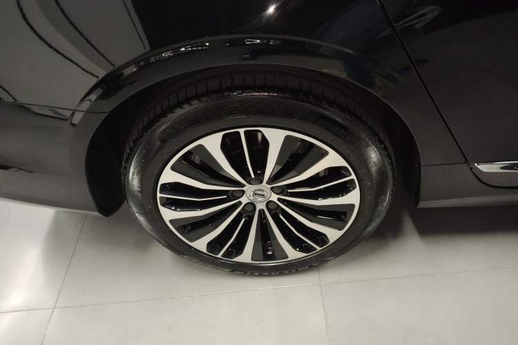 Used Volvo S90 New Energy 2025 Plug-in Hybrid Four-Wheel Drive Long-Range Zhiyi Luxury Edition Right Rear Wheel Hub