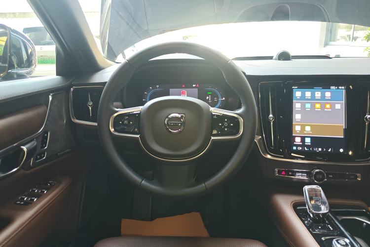 Used Volvo S90 New Energy 2025 Plug-in Hybrid Four-Wheel Drive Long-Range Luxury Smart Edition Steering Wheel