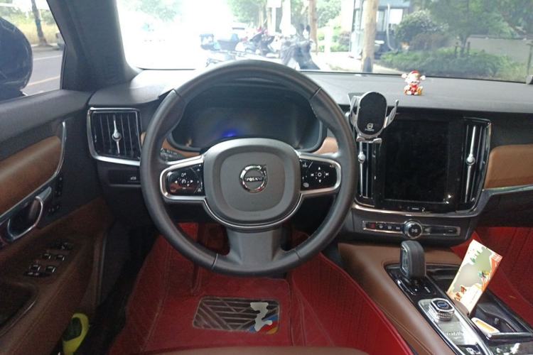 Used Volvo S90 New Energy 2025 Plug-in Hybrid Four-Wheel Drive Long-Range Zhiyi Luxury Edition Steering Wheel