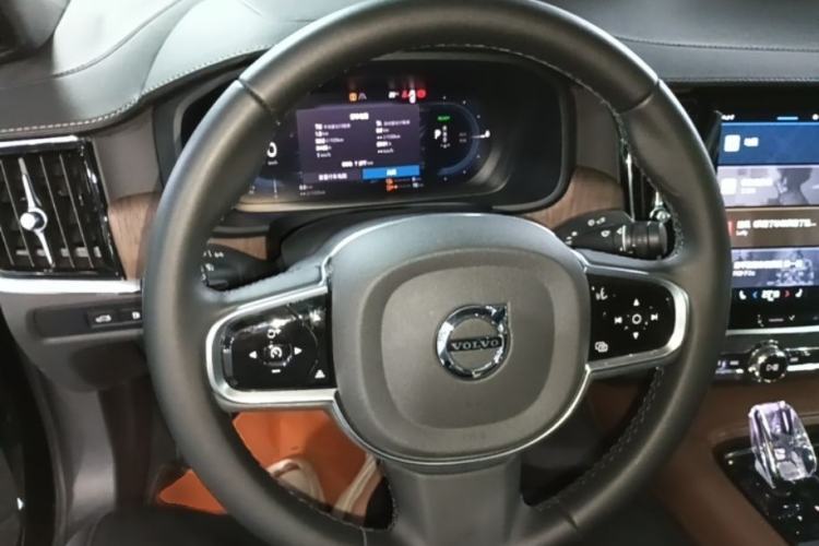 Used Volvo S90 New Energy 2025 Plug-in Hybrid Four-Wheel Drive Long-Range Luxury Smart Edition Steering Wheel