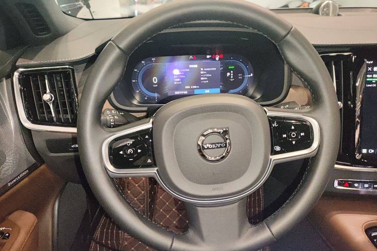 Used Volvo S90 New Energy 2025 Plug-in Hybrid Four-Wheel Drive Long-Range Luxury Smart Edition Steering Wheel