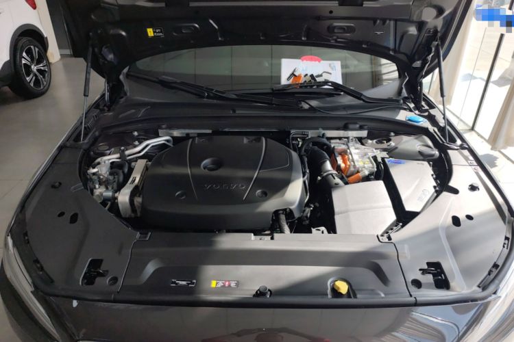 Used Volvo S90 New Energy 2025 Plug-in Hybrid Four-Wheel Drive Long-Range Luxury Smart Edition Engine Bay