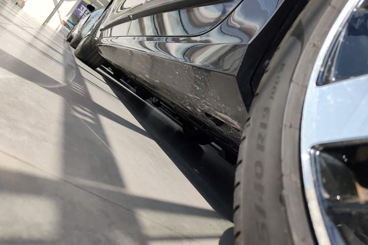 Used Volvo S90 New Energy 2025 Plug-in Hybrid Four-Wheel Drive Long-Range Luxury Smart Edition Left Side Sill