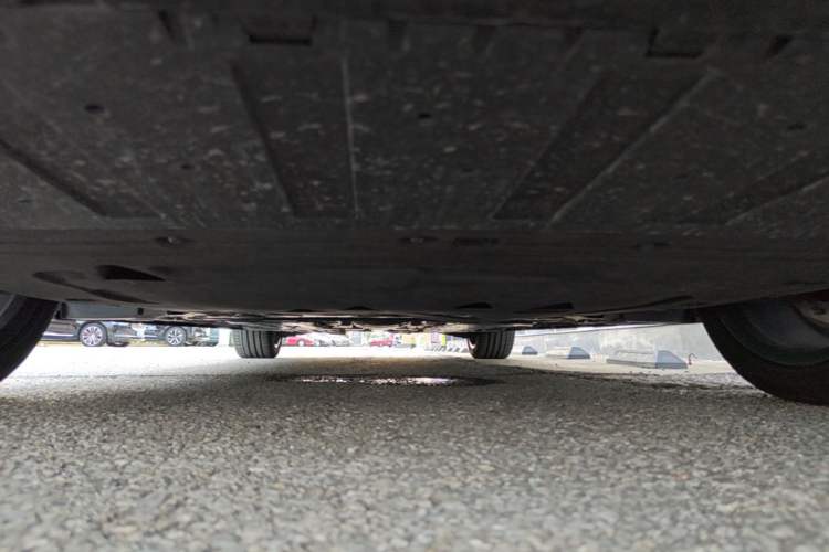 Used Volvo S90 New Energy 2026 Plug-in Hybrid Four-Wheel Drive Long-Range Luxury Smart Edition Chassis Front