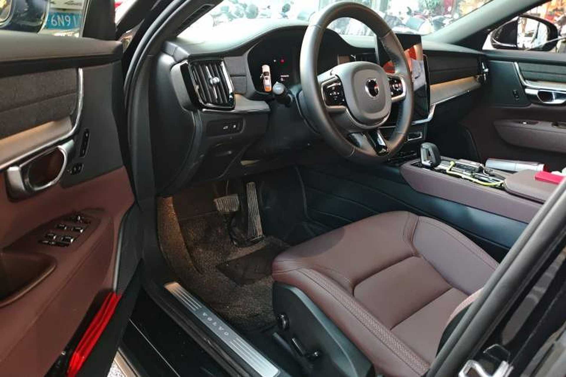 Used Volvo S90 New Energy 2026 Plug-in Hybrid Four-Wheel Drive Long-Range Zhiyi Luxury Edition Driver Seat