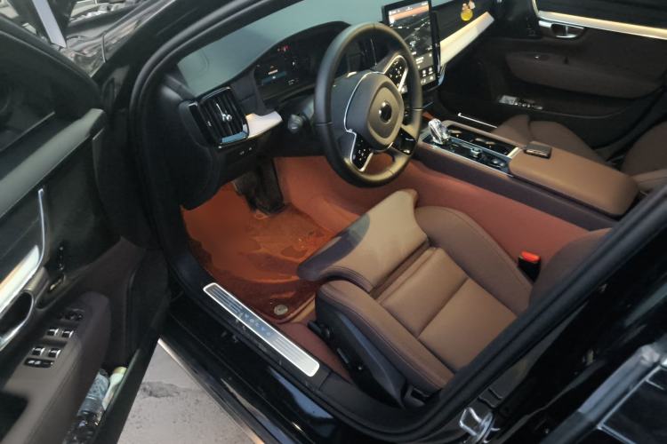 Used Volvo S90 New Energy 2026 Plug-in Hybrid Four-Wheel Drive Long-Range Zhiyuan Luxury Edition Driver Seat