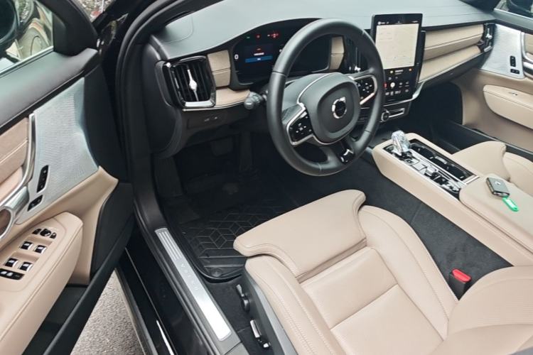Used Volvo S90 New Energy 2026 Plug-in Hybrid Four-Wheel Drive Long-Range Luxury Smart Edition Driver Seat