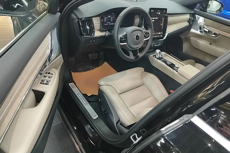 Used Volvo S90 New Energy 2026 Plug-in Hybrid Four-Wheel Drive Long-Range Luxury Smart Edition Driver Seat