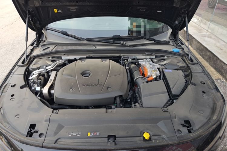 Used Volvo S90 New Energy 2026 Plug-in Hybrid Four-Wheel Drive Long-Range Luxury Smart Edition Engine Bay