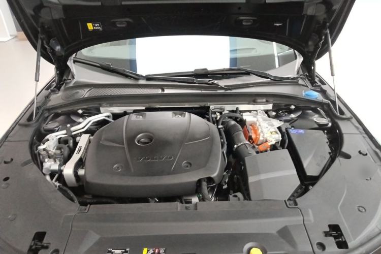 Used Volvo S90 New Energy 2026 Plug-in Hybrid Four-Wheel Drive Long-Range Luxury Smart Edition Engine Bay