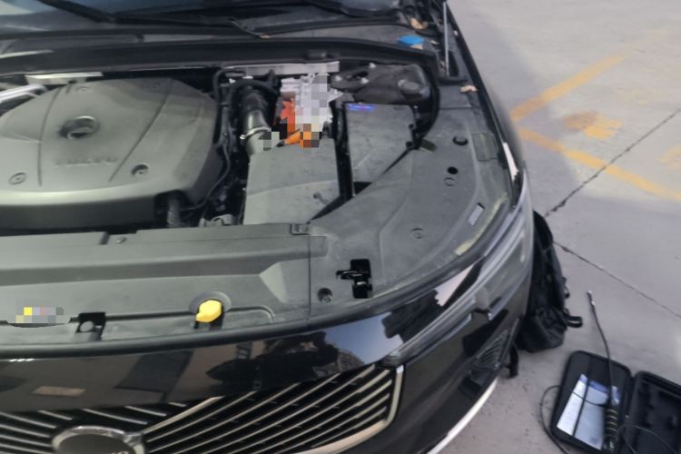 Used Volvo S90 New Energy 2026 Plug-in Hybrid Four-Wheel Drive Long-Range Zhiyuan Luxury Edition Engine Bay Left
