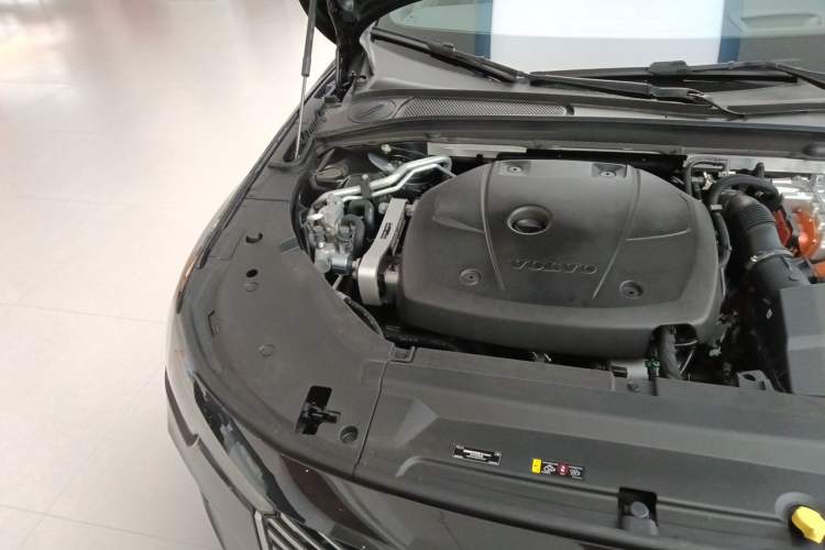 Used Volvo S90 New Energy 2026 Plug-in Hybrid Four-Wheel Drive Long-Range Luxury Smart Edition Engine Bay Right