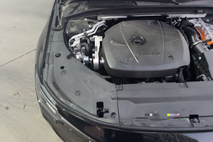 Used Volvo S90 New Energy 2026 Plug-in Hybrid Four-Wheel Drive Long-Range Zhiyuan Luxury Edition Engine Bay Right