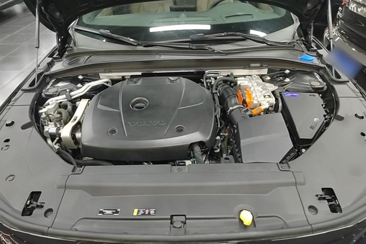 Used Volvo S90 New Energy 2026 Plug-in Hybrid Four-Wheel Drive Long-Range Luxury Smart Edition Engine Bay
