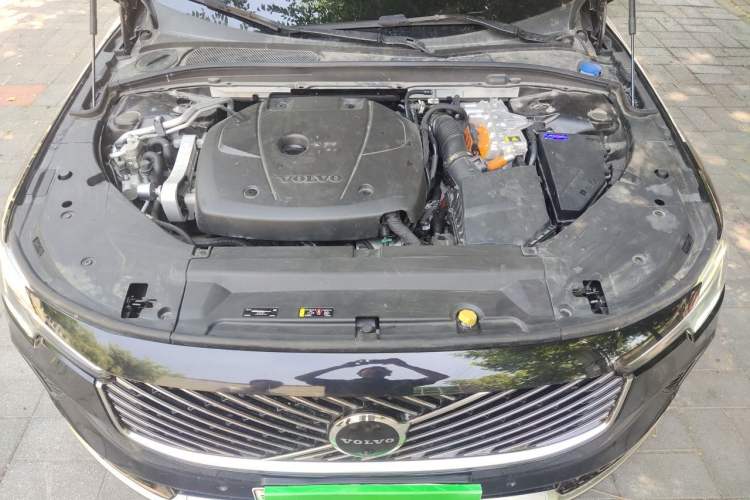 Used Volvo S90 New Energy 2026 Plug-in Hybrid Four-Wheel Drive Long-Range Luxury Smart Edition Engine Bay