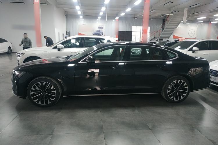 Used Volvo S90 New Energy 2026 Plug-in Hybrid Four-Wheel Drive Long-Range Zhiyi Luxury Edition Exterior 3