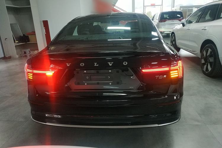 Used Volvo S90 New Energy 2026 Plug-in Hybrid Four-Wheel Drive Long-Range Zhiyi Luxury Edition Exterior 4