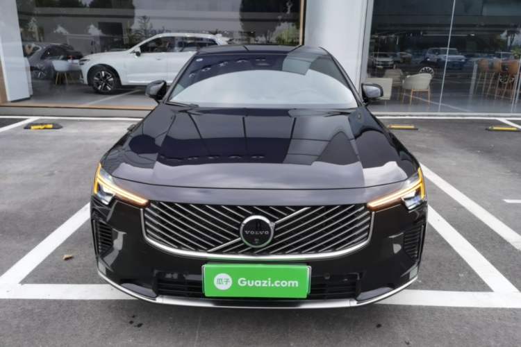 Used Volvo S90 New Energy 2026 Plug-in Hybrid Four-Wheel Drive Long-Range Luxury Smart Edition Front
