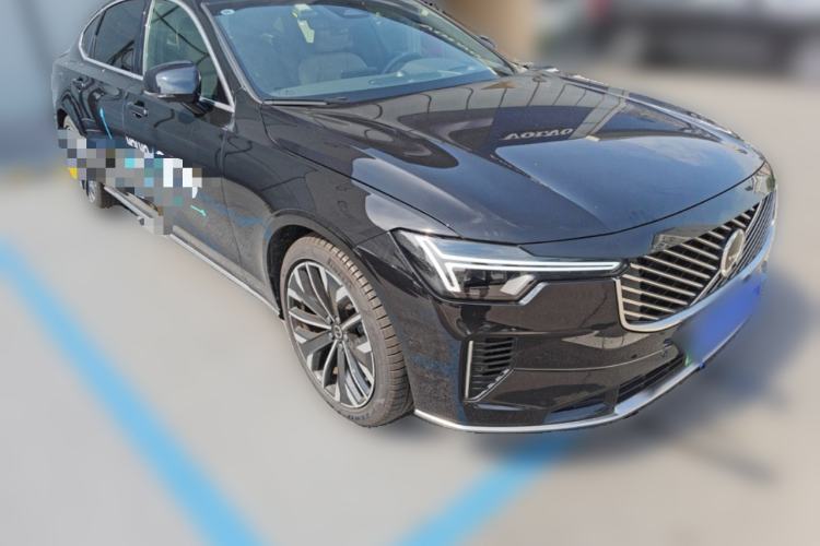 Used Volvo S90 New Energy 2026 Plug-in Hybrid Four-Wheel Drive Long-Range Luxury Smart Edition Front Right 45 Deg