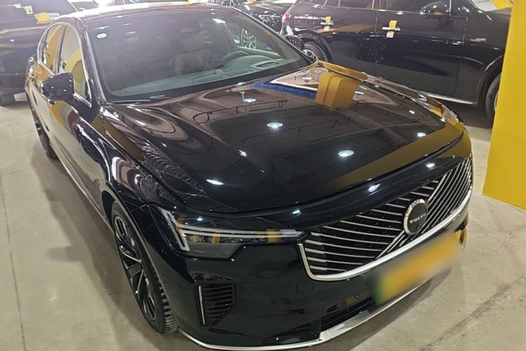 Used Volvo S90 New Energy 2026 Plug-in Hybrid Four-Wheel Drive Long-Range Luxury Smart Edition Front Right 45 Deg