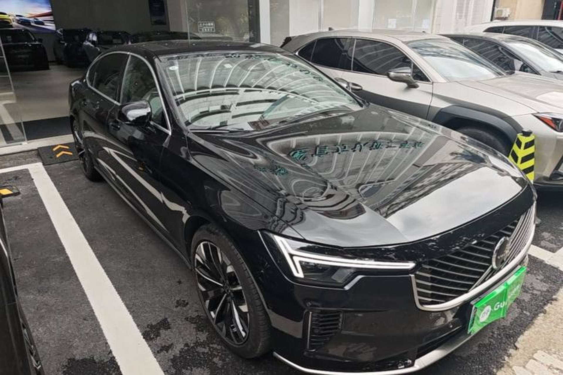 Used Volvo S90 New Energy 2026 Plug-in Hybrid Four-Wheel Drive Long-Range Luxury Smart Edition Front Right 45 Deg