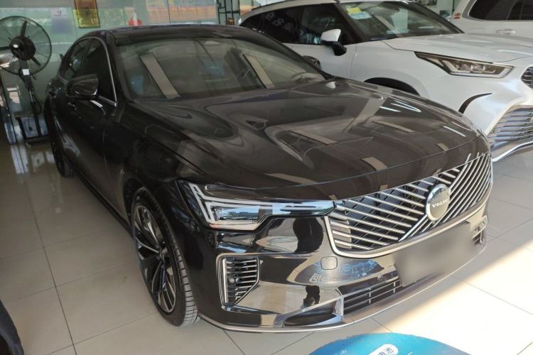 Used Volvo S90 New Energy 2026 Plug-in Hybrid Four-Wheel Drive Long-Range Zhiyi Luxury Edition Front Right 45 Deg