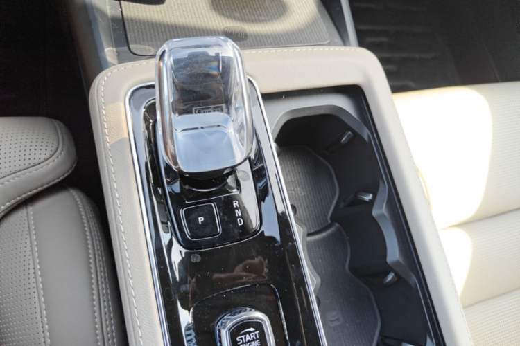 Used Volvo S90 New Energy 2026 Plug-in Hybrid Four-Wheel Drive Long-Range Luxury Smart Edition Gear Lever