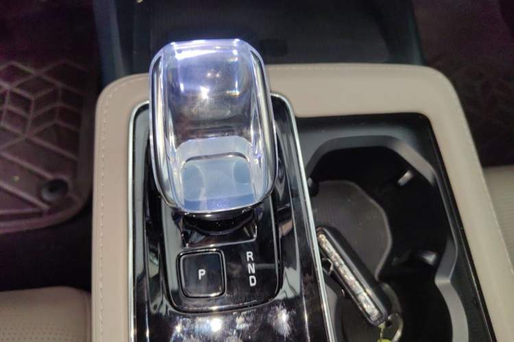 Used Volvo S90 New Energy 2026 Plug-in Hybrid Four-Wheel Drive Long-Range Luxury Smart Edition Gear Lever