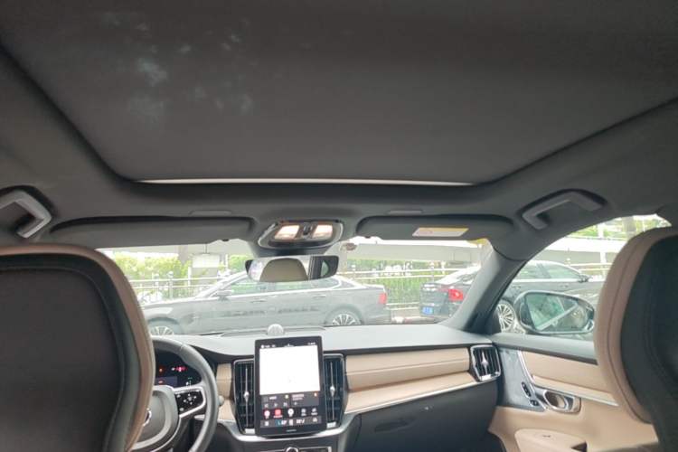 Used Volvo S90 New Energy 2026 Plug-in Hybrid Four-Wheel Drive Long-Range Luxury Smart Edition Headliner