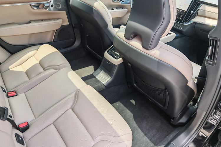 Used Volvo S90 New Energy 2026 Plug-in Hybrid Four-Wheel Drive Long-Range Luxury Smart Edition Interior 3