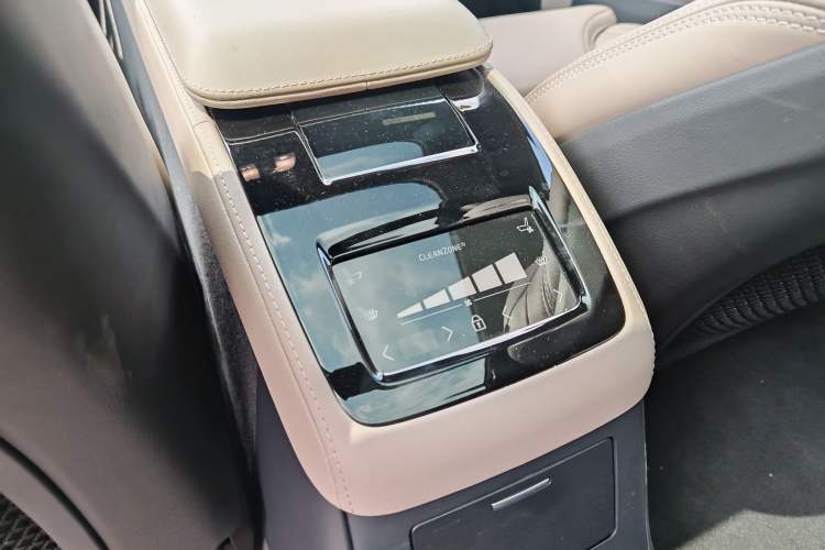 Used Volvo S90 New Energy 2026 Plug-in Hybrid Four-Wheel Drive Long-Range Luxury Smart Edition Interior 7