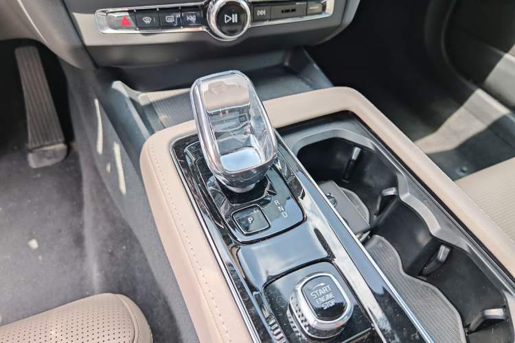 Used Volvo S90 New Energy 2026 Plug-in Hybrid Four-Wheel Drive Long-Range Luxury Smart Edition Interior 8