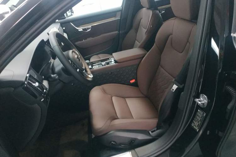 Used Volvo S90 New Energy 2026 Plug-in Hybrid Four-Wheel Drive Long-Range Zhiyi Luxury Edition Left Front Seat