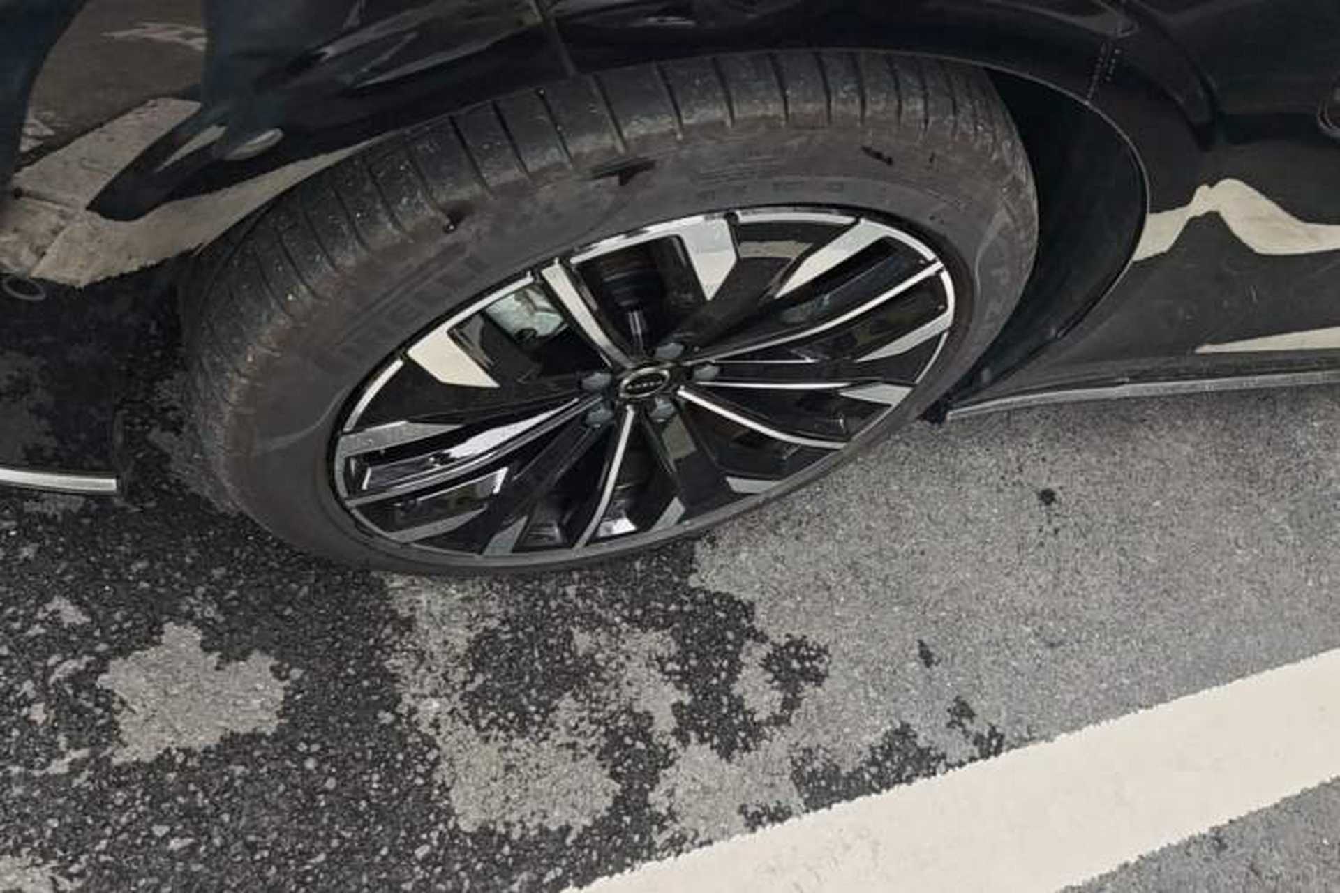 Used Volvo S90 New Energy 2026 Plug-in Hybrid Four-Wheel Drive Long-Range Luxury Smart Edition Left Front Wheel Hub