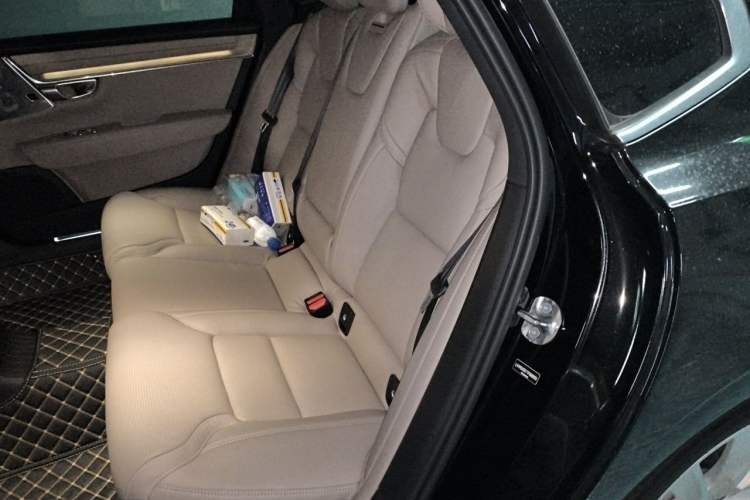 Used Volvo S90 New Energy 2026 Plug-in Hybrid Four-Wheel Drive Long-Range Luxury Smart Edition Left Rear Seat