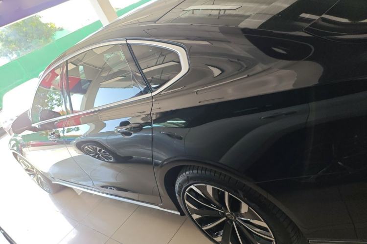 Used Volvo S90 New Energy 2026 Plug-in Hybrid Four-Wheel Drive Long-Range Zhiyi Luxury Edition Left Side
