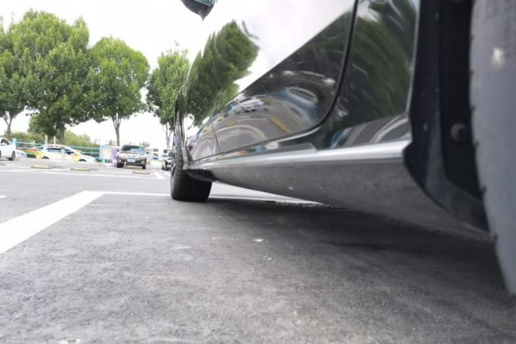 Used Volvo S90 New Energy 2026 Plug-in Hybrid Four-Wheel Drive Long-Range Luxury Smart Edition Left Side Sill