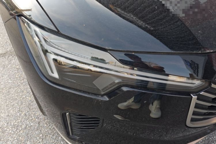 Used Volvo S90 New Energy 2026 Plug-in Hybrid Four-Wheel Drive Long-Range Luxury Smart Edition Right Front Headlight