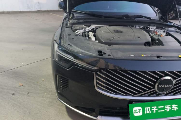 Used Volvo S90 New Energy 2026 Plug-in Hybrid Four-Wheel Drive Long-Range Zhiyuan Luxury Edition Right Front Headlight